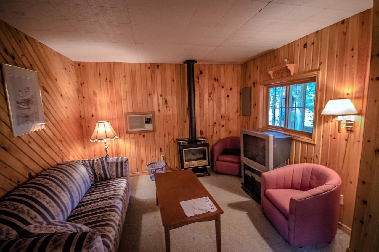 High Falls Bay Cottages, Camping & Waterpark Bracebridge Εξωτερικό φωτογραφία
